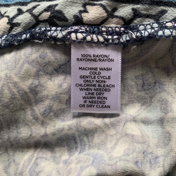 LOFT good condition, floral print tank top - Picture 6 of 7